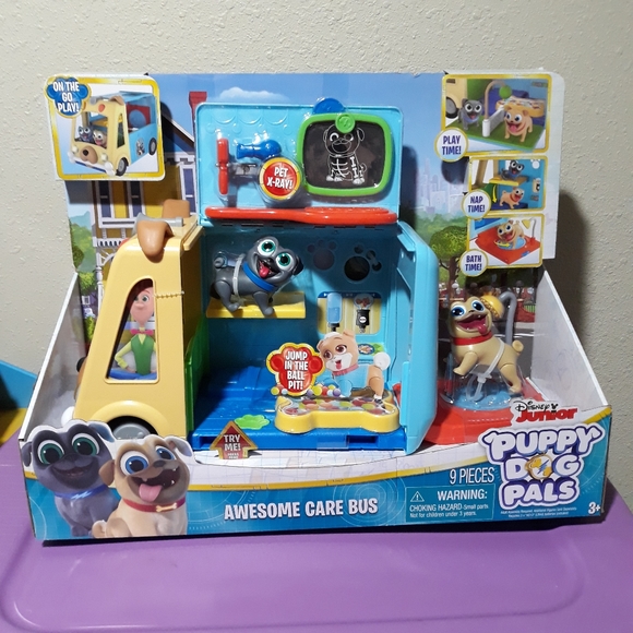 Disney's Puppy Dog Pals Awesome Care Bus Kindergarten Toy, Disney
